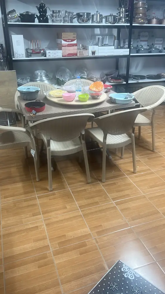 Yeni Çağ mağazasından görünüm 12